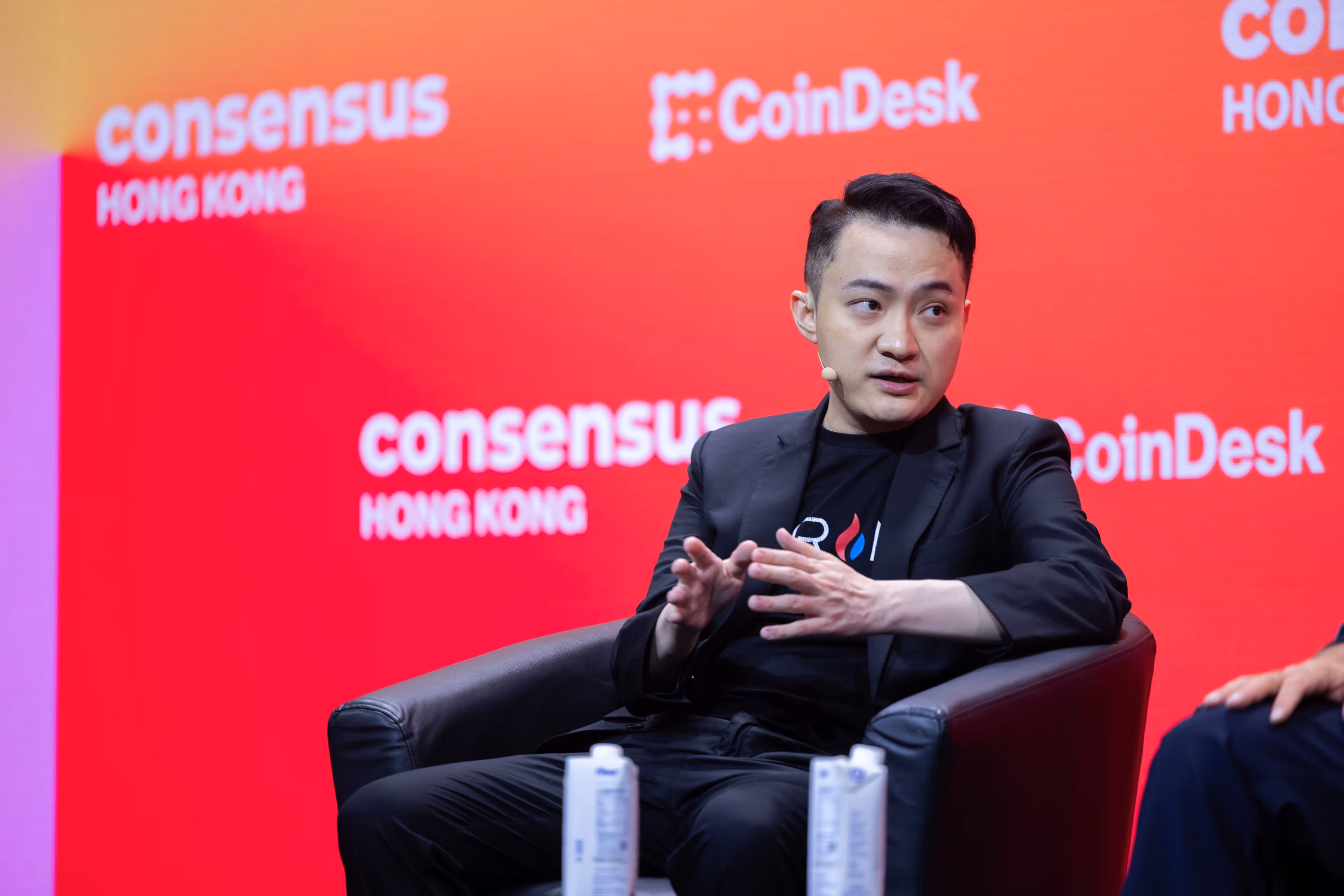 “区块链奥特曼”单挑“金融哥斯拉”：孙宇晨要做币圈守夜人